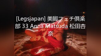 【新片速遞】  萝莉美眉 趴下 屁股翘起来 身材娇小 小娇乳 无毛粉穴 被大鸡吧无套输出 