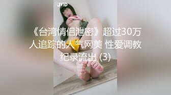 超级健壮,肌肉超大的男子被手淫