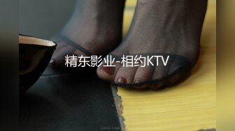 破解家庭网络摄像头偷拍年轻情侣在楼梯口的沙发床上爱爱别看小伙瘦草到妹子尖叫