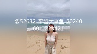  超大眼萌妹子露脸卖力交裹屌无套插入无毛逼逼后入蜜桃臀，特写粉穴