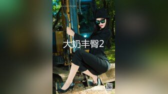  今日推荐烈焰红唇完美颜值甜美小姐姐3P淫乱，异域风情跪着深喉交