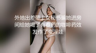  熟女大姐吃鸡舔菊花 撅着屁屁被无套操屁眼 大奶子 鲍鱼肥厚